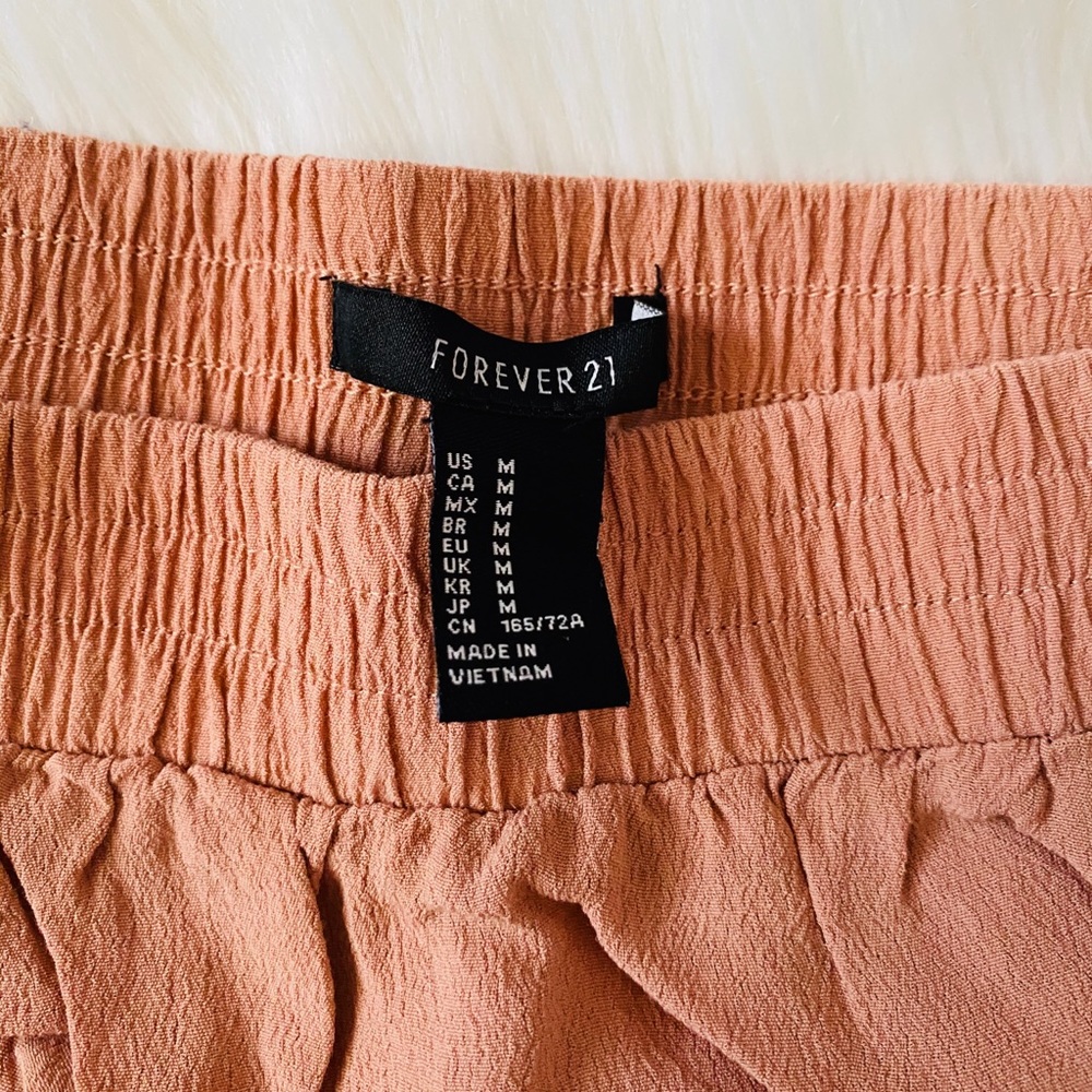 2/ $15 Forever 21 // Soft Orange Shorts - Picture 4 of 7